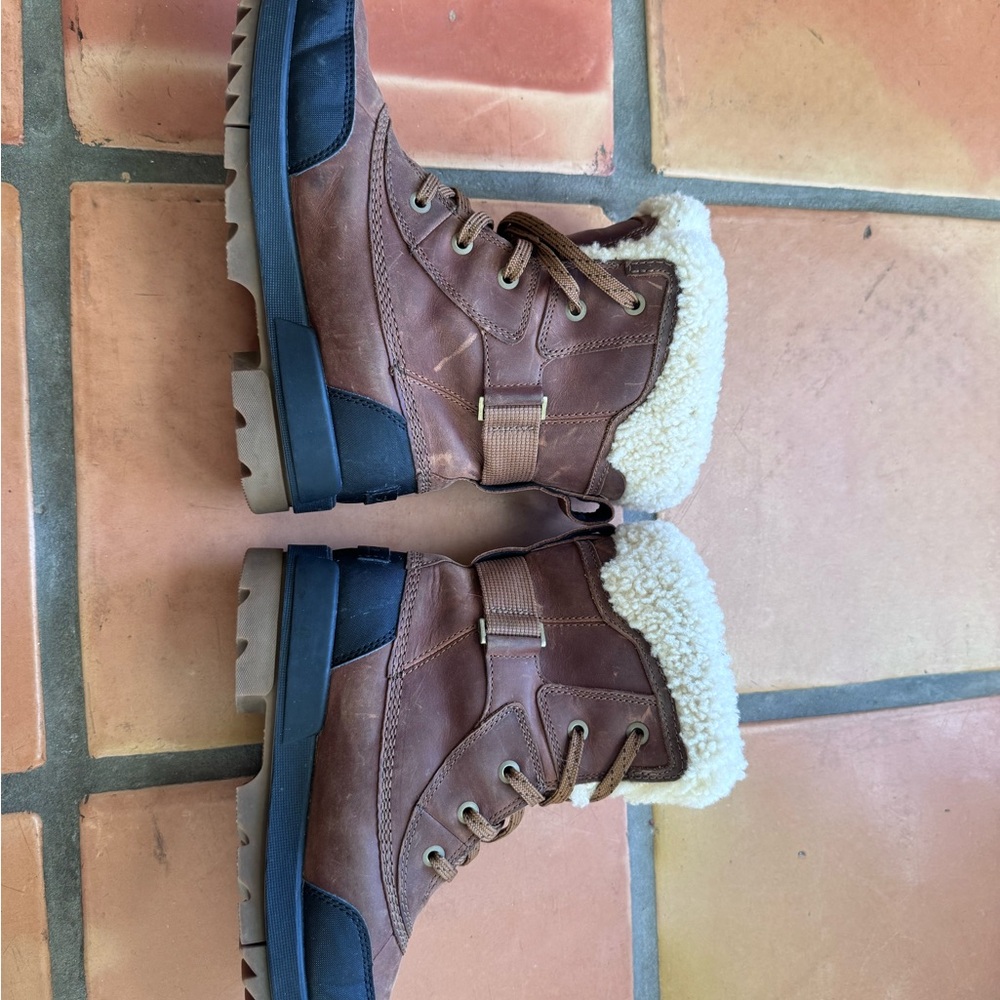 Sorel Tivoli IV Winter Boots with Faux Fur - Picture 8 of 8